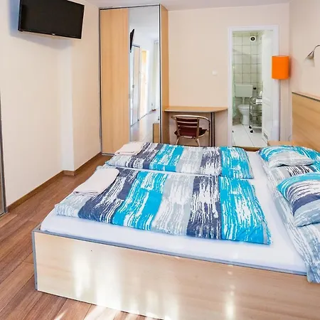 Mohacsi בית הארחה