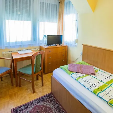 בית הארחה Mohacsi 3*