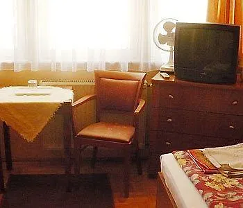 Mohacsi Konukevi 3*